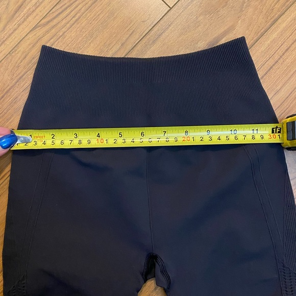 Lululemon In The Flow Crop Size 4 - Picture 6 of 8